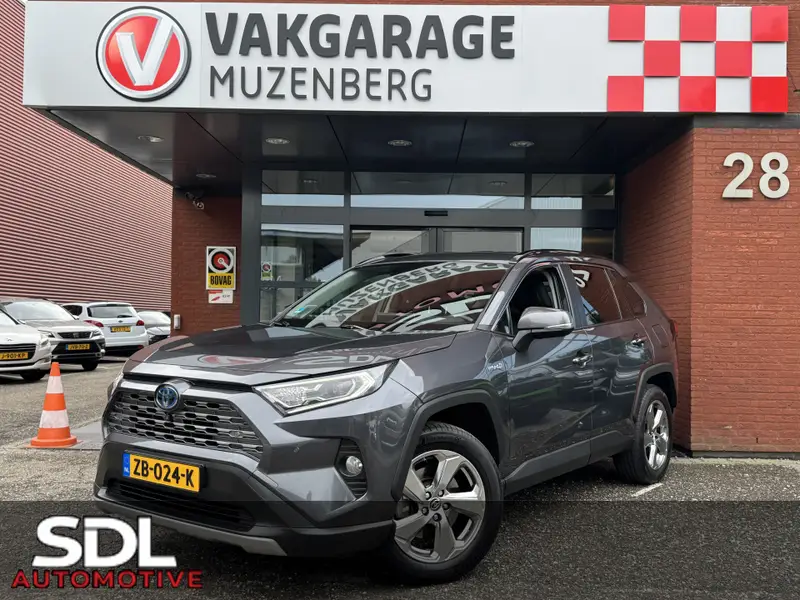 Toyota RAV4 2.5 Hybrid AWD Executive // MEMORY SEATS // JBL PREMIUM AUDIO // LEDEREN BEKLEDING // 1650 TREKGEWICHT // 2019 leasen bij DreamLease: foto 1