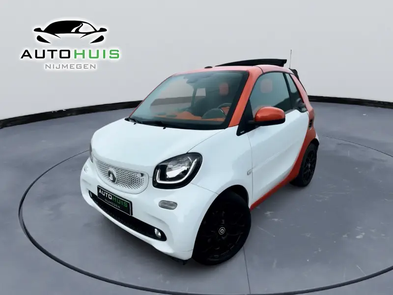 smart Fortwo cabrio 1.0 Passion Automaat Stoelverwarming Climate controle Cabrio 2017 leasen bij DreamLease: foto 1