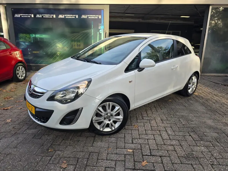 Opel Corsa 1.4-16V BlitZ 2014 leasen bij DreamLease: foto 1