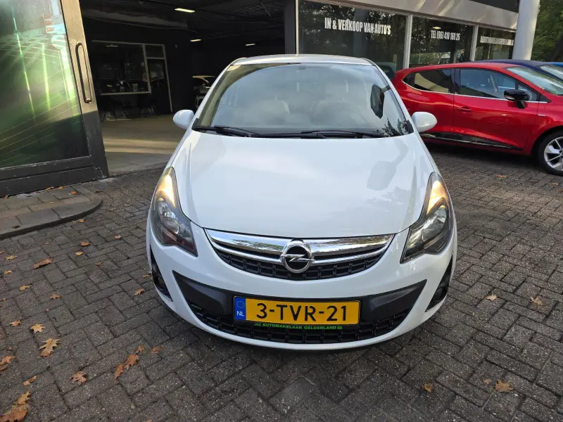 Opel Corsa 1.4-16V BlitZ 2014 leasen bij DreamLease: foto 2