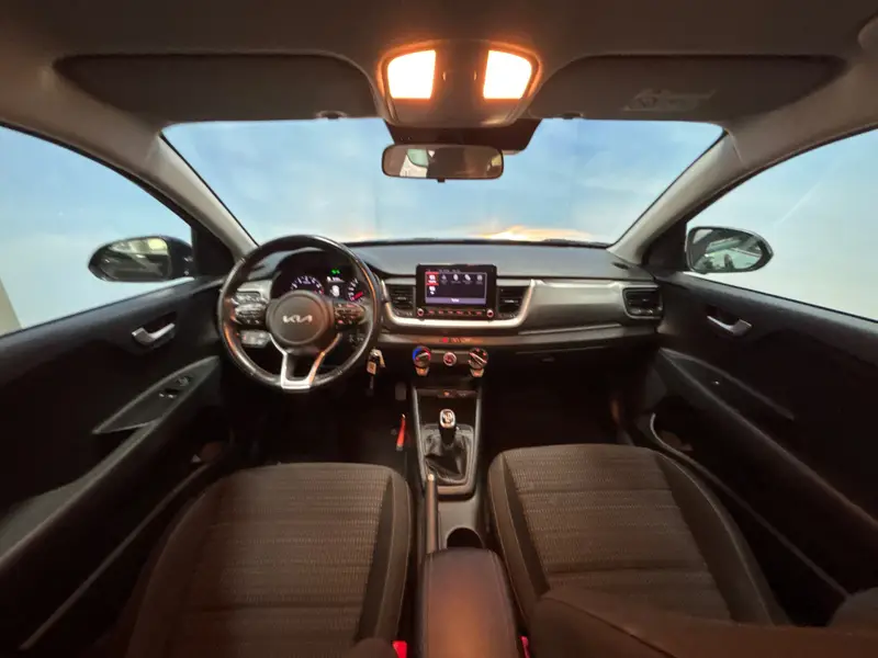Kia Stonic 1.0 T-GDi MHEV DynamicLine LMV, Carplay, Cruise, PDC, Camera 2021 leasen bij DreamLease: foto 2