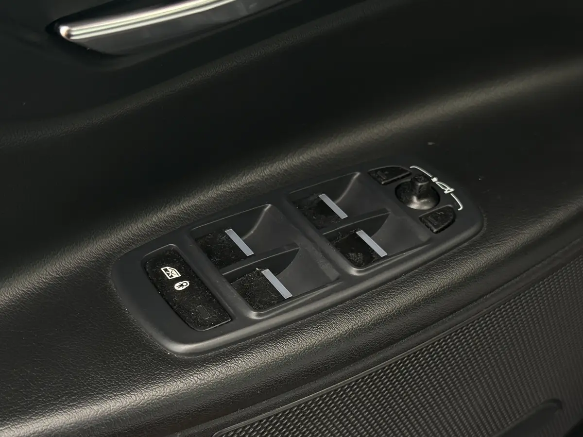 Jaguar XE 3.0 S: foto 33