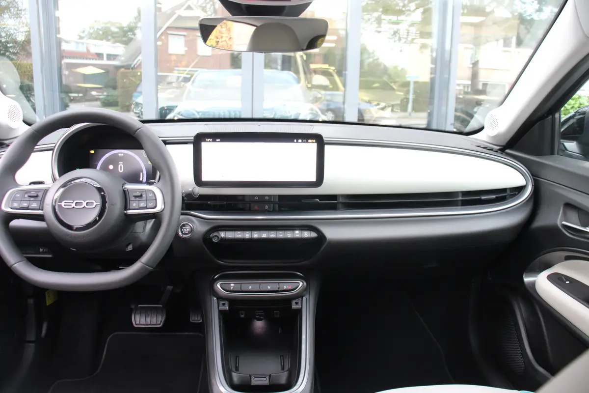 Fiat 600 1.2 Hybrid La Prima: foto 2
