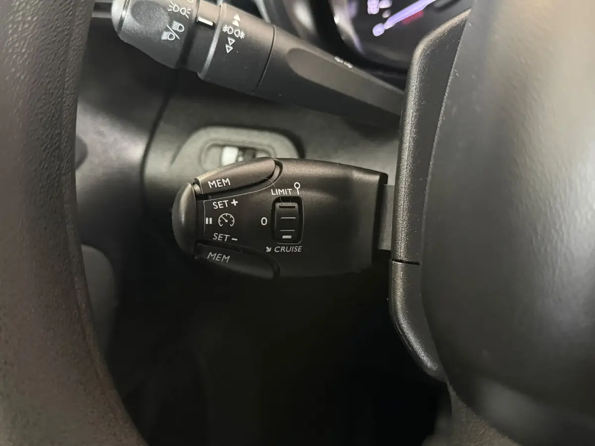 Citroën Berlingo XL 1.2 PureTech Feel 7p. | Sensoren | Cruise | Navigatie | Riem recent vervangen: foto 22