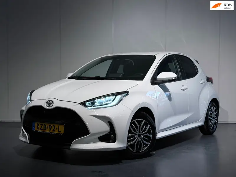 Toyota Yaris 1.5 VVT-i Active /Clima/Cruise/Keyless/CarPlay/LED/HeadUp/Camera/Bots/LaneAss 2021 leasen bij DreamLease: foto 1
