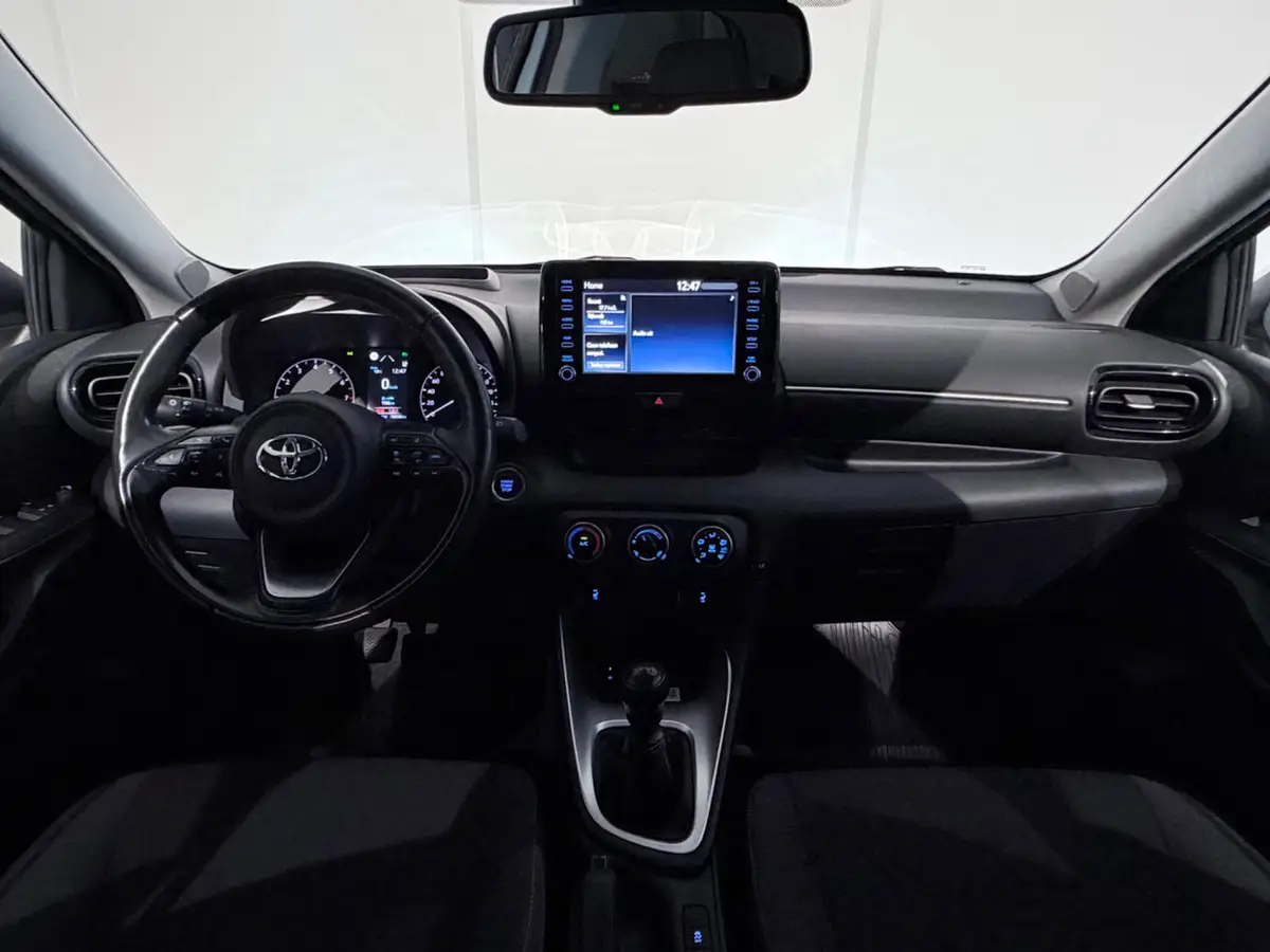 Toyota Yaris 1.5 VVT-i Active /Clima/Cruise/Keyless/CarPlay/LED/HeadUp/Camera/Bots/LaneAss: foto 2