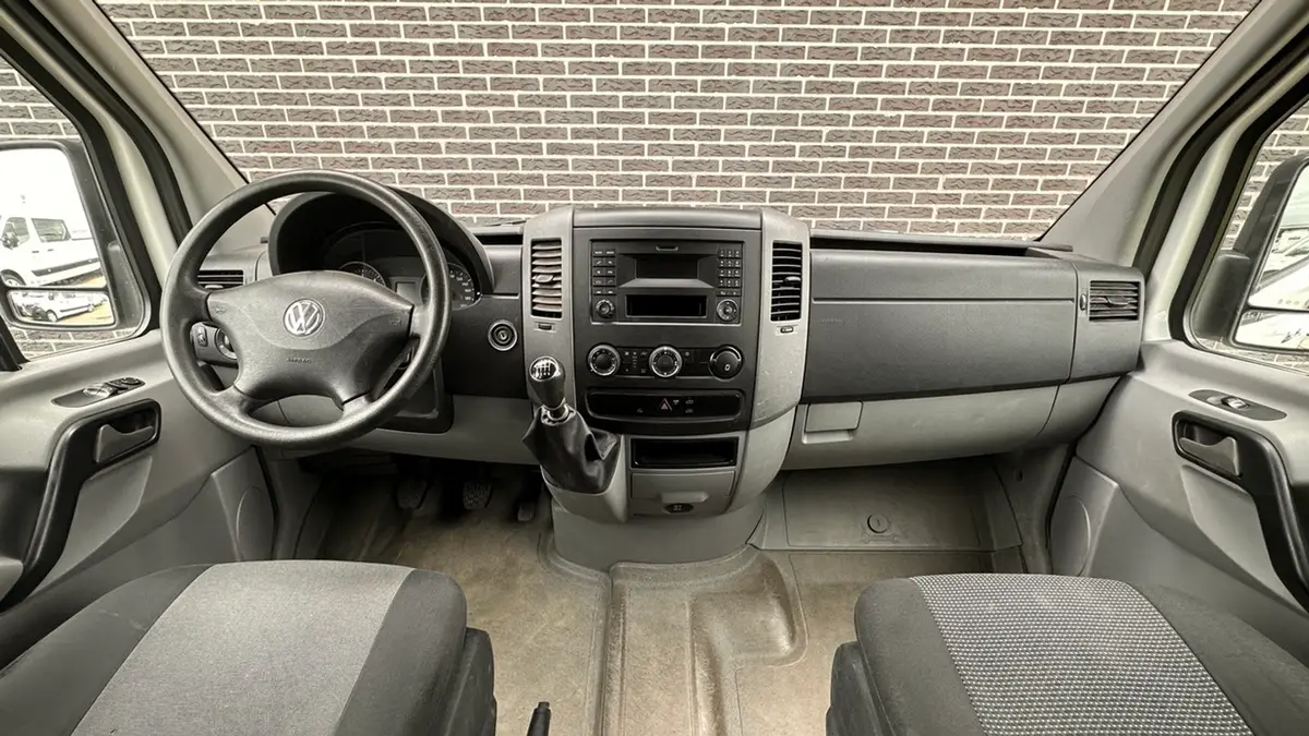Volkswagen Crafter 35 2.0 TDI L2H1 DC: foto 2