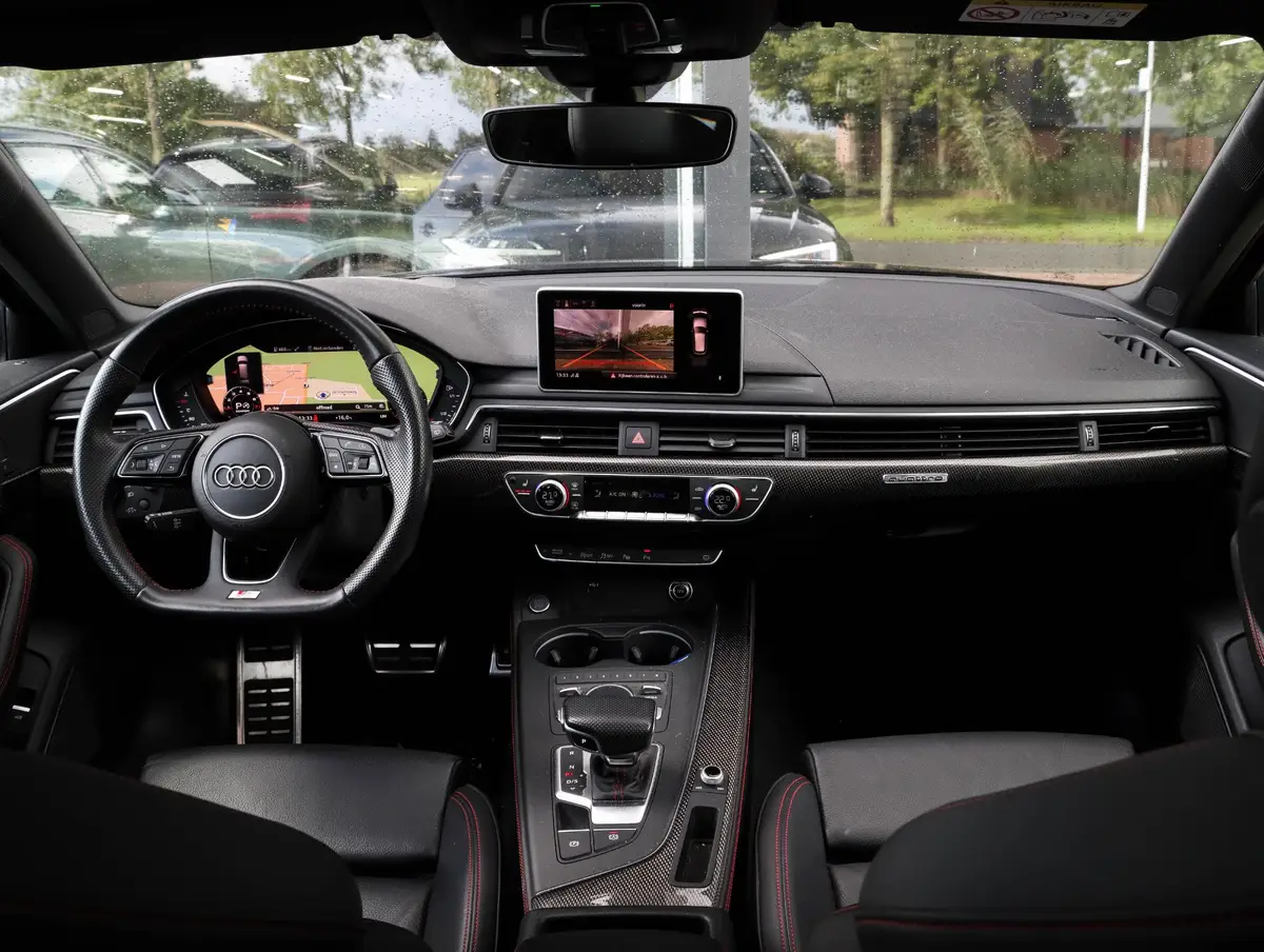 Audi A4 Avant 2.0 TFSI quattro S line Black edition: foto 2