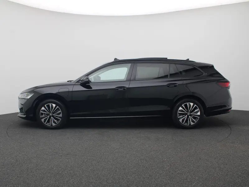 Škoda Superb Combi 1.5 TSI PHEV Business Edition 204PK DSG 2025 leasen bij DreamLease: foto 2