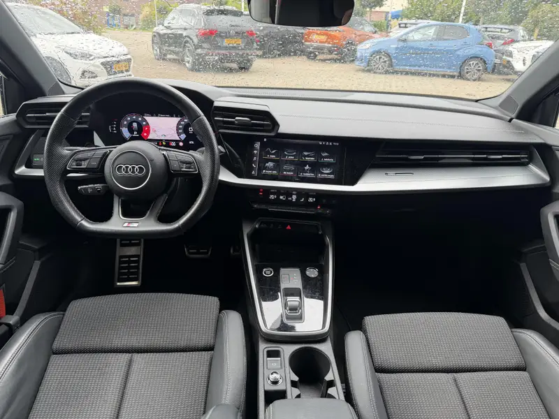 Audi A3 Sportback 30 TFSI S edition 2023 leasen bij DreamLease: foto 2