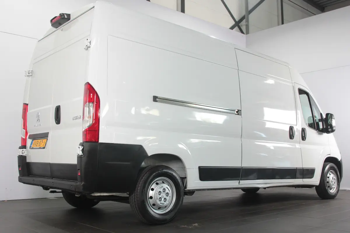 Peugeot Boxer 2.2 BlueHDi 140 L3H2 3.3t: foto 2