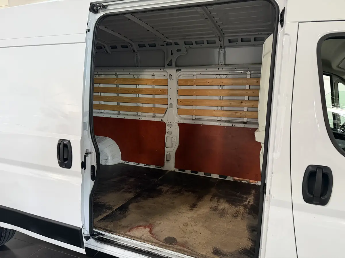 Peugeot Boxer 2.2 BlueHDi 140 L3H2 3.3t: foto 26