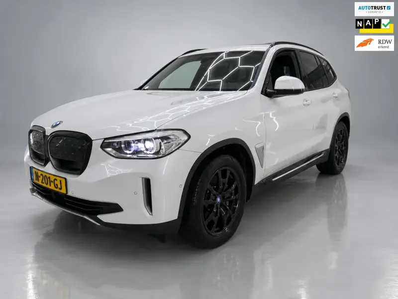 BMW iX3 Executive 80 kWh SOH 96% 3 Fase [trekhaak Panorama Navi Apple / Andr 2021 leasen bij DreamLease: foto 1