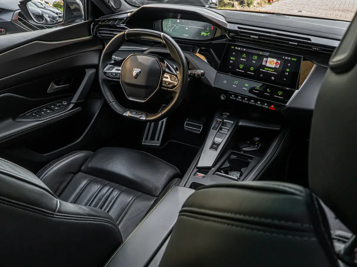 Peugeot 308 1.2 PureTech GT Pack Business: foto 2