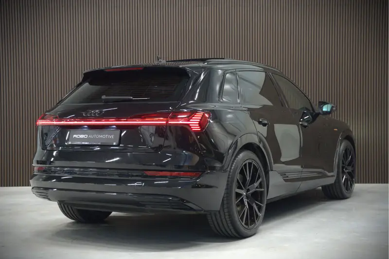 Audi e-tron e-tron 50 quattro Launch edition plus 71 kWh 2019 leasen bij DreamLease: foto 2