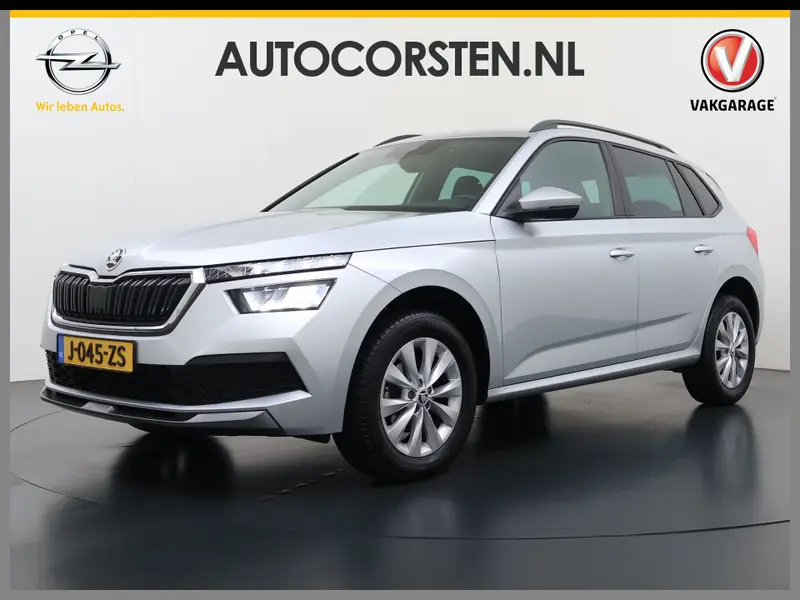 Škoda Kamiq TSI 111pk AUT-7 SPORT Apple/Android Camera Pdc Sportstoel Lane-dep. CruiseC Dakrails Ecc Tel. Usb Isofix Aut.Verlichting 2020 leasen bij DreamLease: foto 1