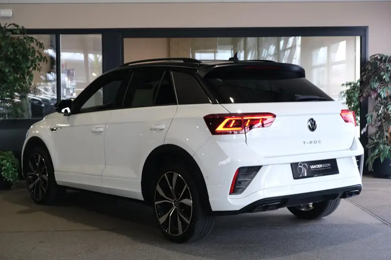 Volkswagen T-Roc 1.5 TSI 2x R-Line DSG Facelift Black Virtual IQ Led Navi ACC Beats 2022 leasen bij DreamLease: foto 2