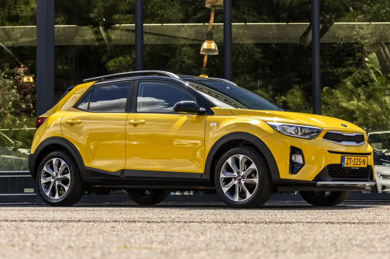 Kia Stonic 1.0 T-GDi DynamicLine 2019 leasen bij DreamLease: foto 1