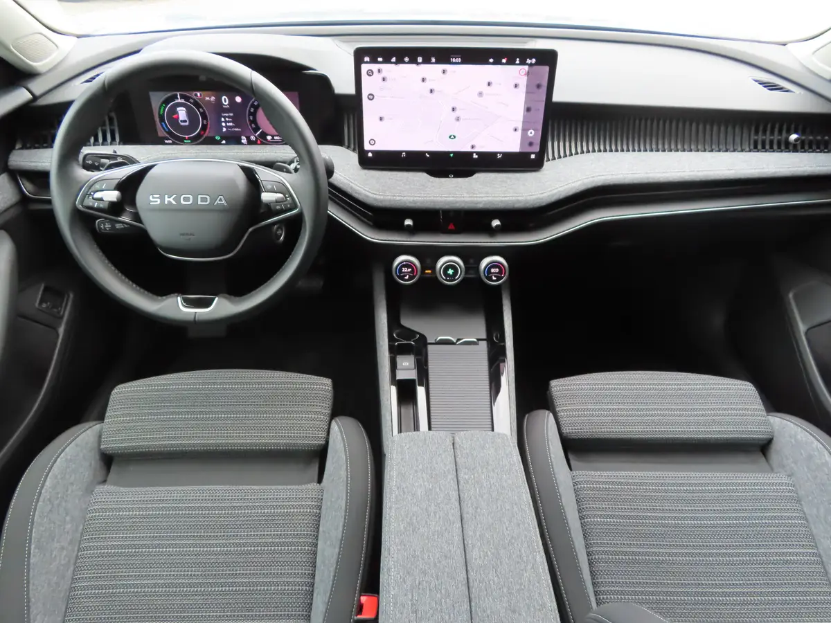 Škoda Superb Combi 1.5 TSI PHEV Business Edition: foto 2