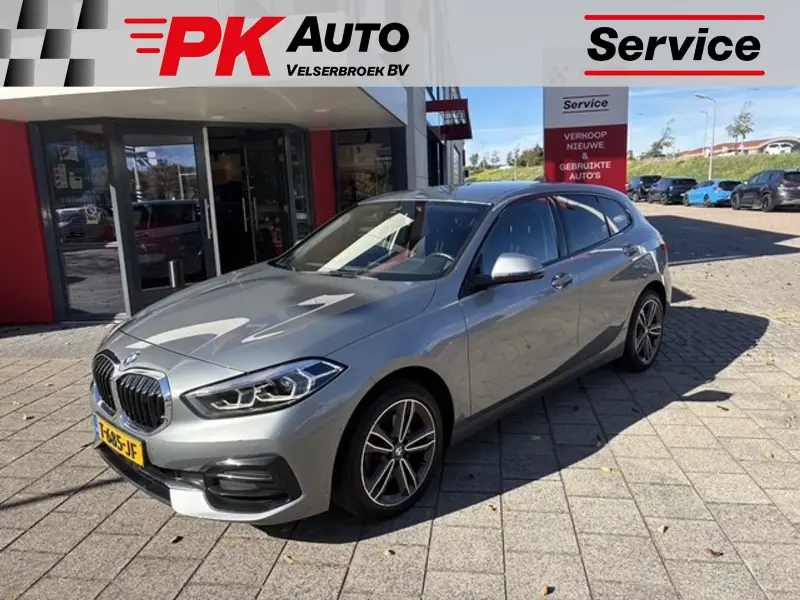 BMW 1 Serie 118i Introduction Edition | Navi | Camera | Cruise | 61.233 km 2023 leasen bij DreamLease: foto 1