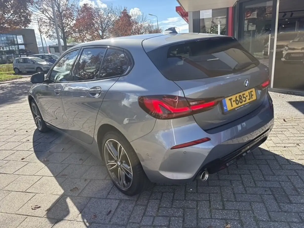 BMW 1 Serie 118i Introduction Edition | Navi | Camera | Cruise | 61.233 km: foto 2