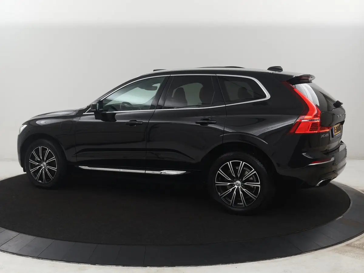 Volvo XC60 2.0 T8 Twin Engine AWD Inscription: foto 2