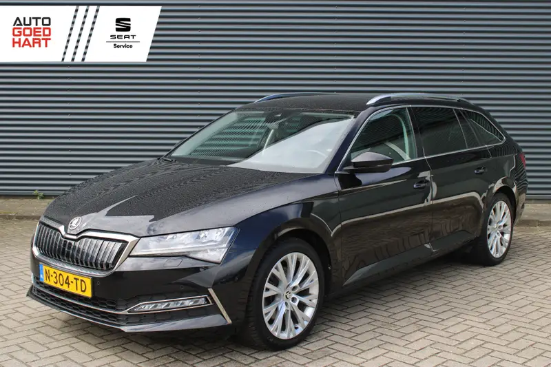 Škoda Superb Combi 1.4 TSI iV Business Virtual-Cockpit Afn.-trekhaak Memory-Stoelen Leer/Alcantara Carplay Camera 2022 leasen bij DreamLease: foto 1