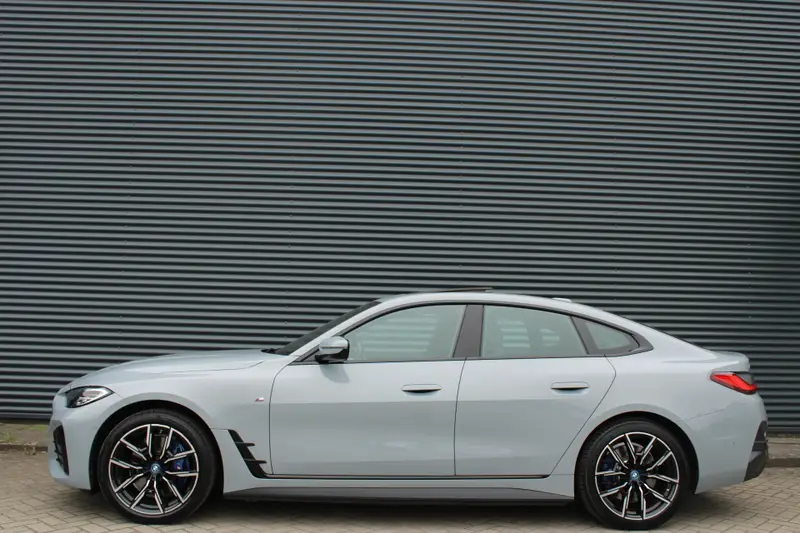 BMW i4 eDrive40 84 kWh M-Sport Schuif-/kanteldak Leer Camera Led SOH 97% 2022 leasen bij DreamLease: foto 2