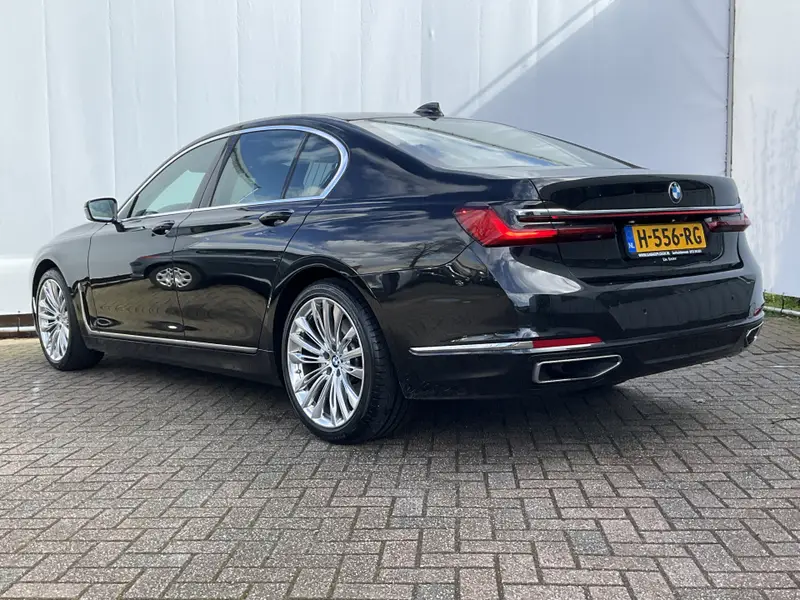 BMW 7 Serie 730d xDrive ACC Pano Softclose 4wielsturing High Executive HUD 2020 leasen bij DreamLease: foto 2