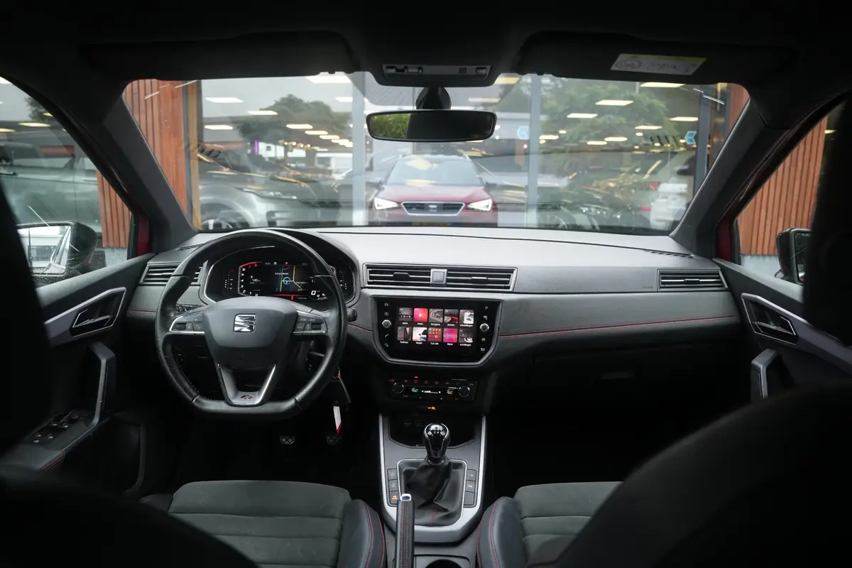 SEAT Arona 1.0 TSI Xcellence Business Intense: foto 2