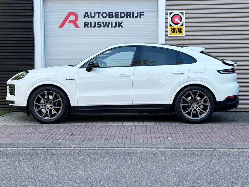 Porsche Cayenne Coupé 3.0 E-Hybrid Pano/360/Bose/Memory 2023 leasen bij DreamLease: foto 2