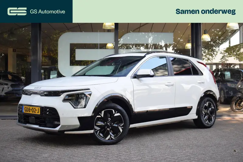 Kia Niro EV DynamicPlusLine 64.8 kWh |SCHUIFDAK|TREKHAAK|CAM 2024 leasen bij DreamLease: foto 1