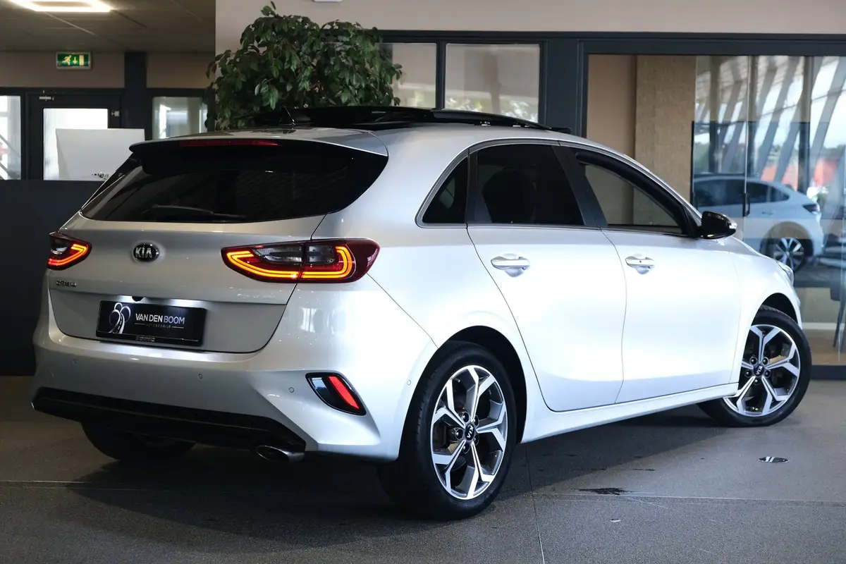 Kia Ceed 1.4 T-GDi AUT Pano Trek Navi Leder Cam Pdc Cruise: foto 2