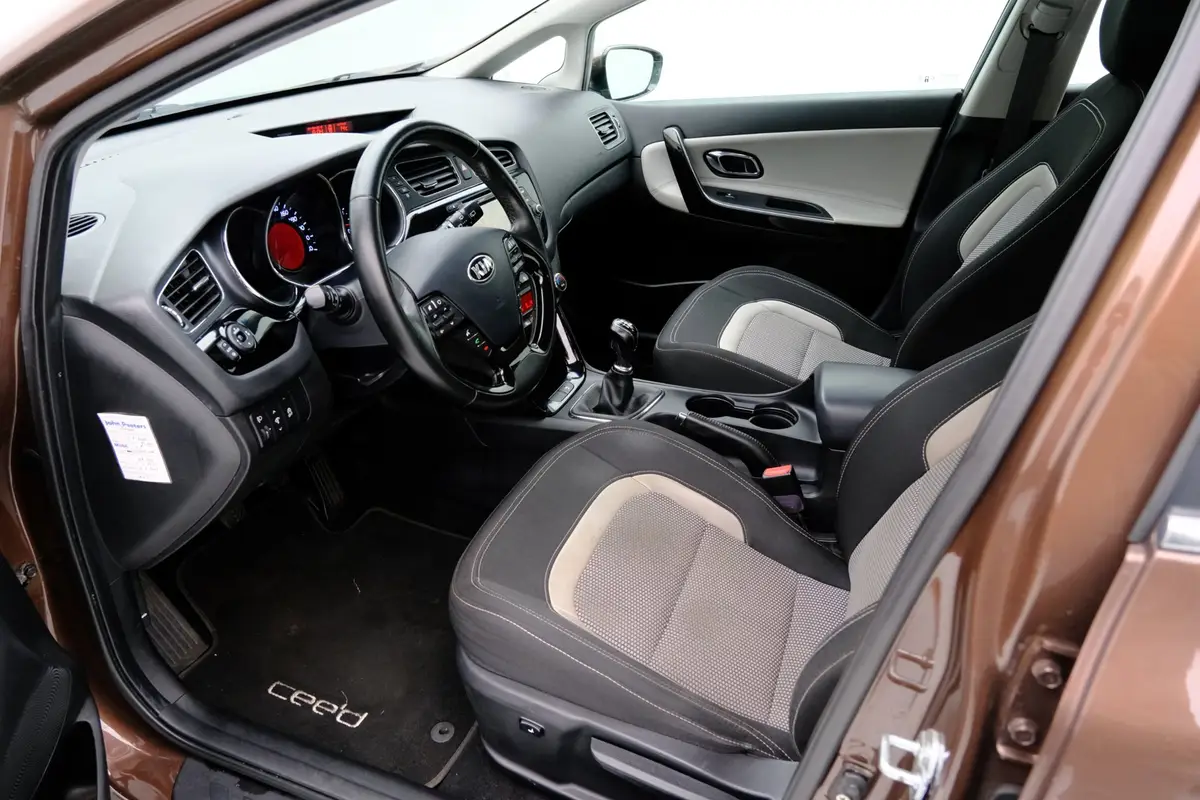 Kia Ceed 1.6 GDI Plus Pack Cam|Navi|Clima|LMV: foto 2