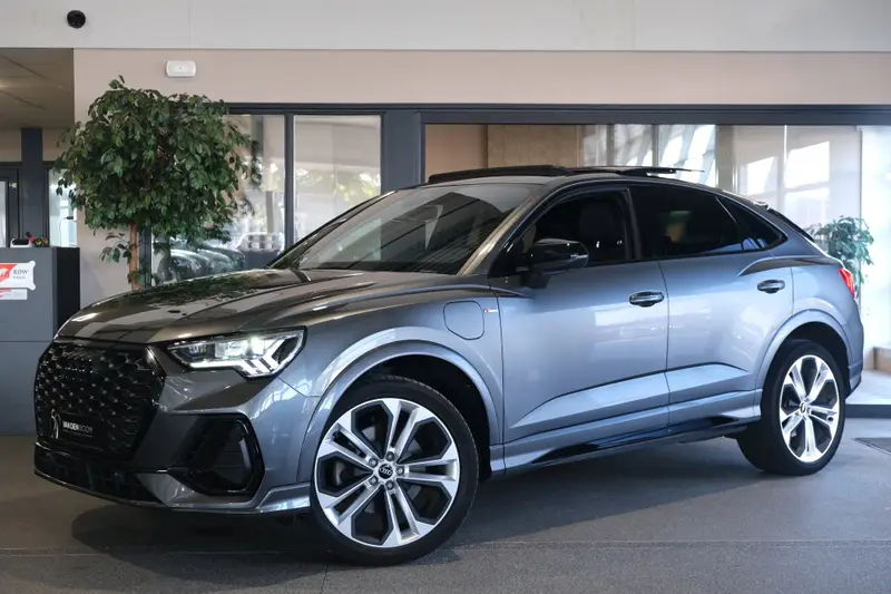 Audi Q3 Sportback 45 TFSI e 2x S-line 245PK Pano Volleder Matrix Led 360Cam Memory ACC Keyless Navi 2023 leasen bij DreamLease: foto 1