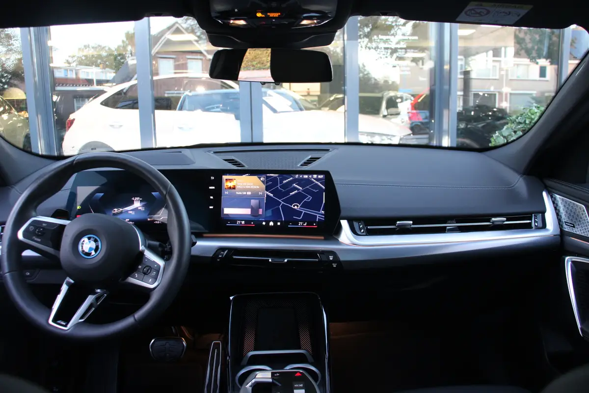 BMW iX2 eDrive20 67 kWh M Sport Pro Edition: foto 2