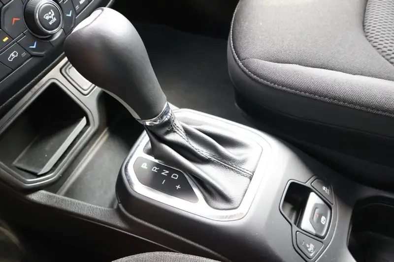 Jeep Renegade 1.5T E-HYBRID 18 Inch Night Eagle / Apple Carplay / LED koplamp 2025 leasen bij DreamLease: foto 2