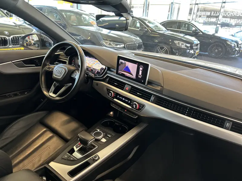 Audi A4 Avant 45 TFSI Sport S line black edition 245PK | Panoramadak | Digital dashboard | Lederen bekleding | Head up display | Adaptieve cruise control | Achteruitrijcamera | Adaptief onderstel | Stoelverwarming v+a | Park assist | Draadloze telefoonlader | Lane assi 2019 leasen bij DreamLease: foto 2