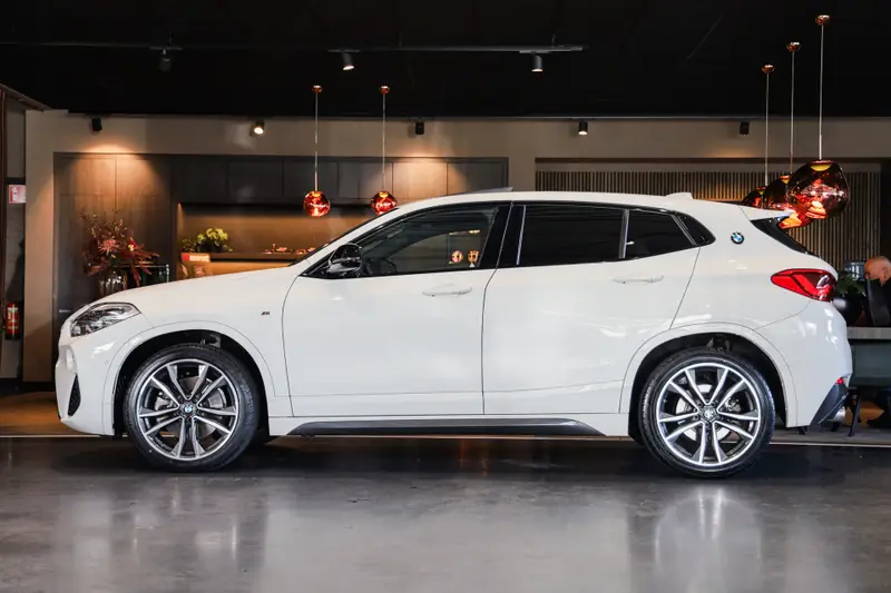 BMW X2 SDrive20i High Executive, 192 PK, Pano/Dak, M/Sports/Pakket, Sportstoelen/Leder, Head/Up, Camera, Keyless, 80DKM!! 2020 leasen bij DreamLease: foto 2