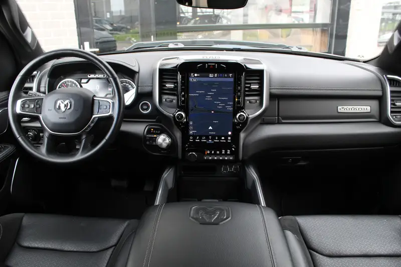 Dodge Ram 1500 5.7 V8 4x4 Crew Cab Laramie 2022 leasen bij DreamLease: foto 2