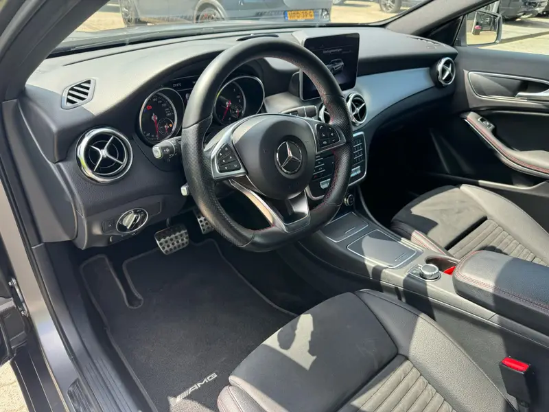 Mercedes-Benz GLA 200 d Business Solution AMG 2018 leasen bij DreamLease: foto 2