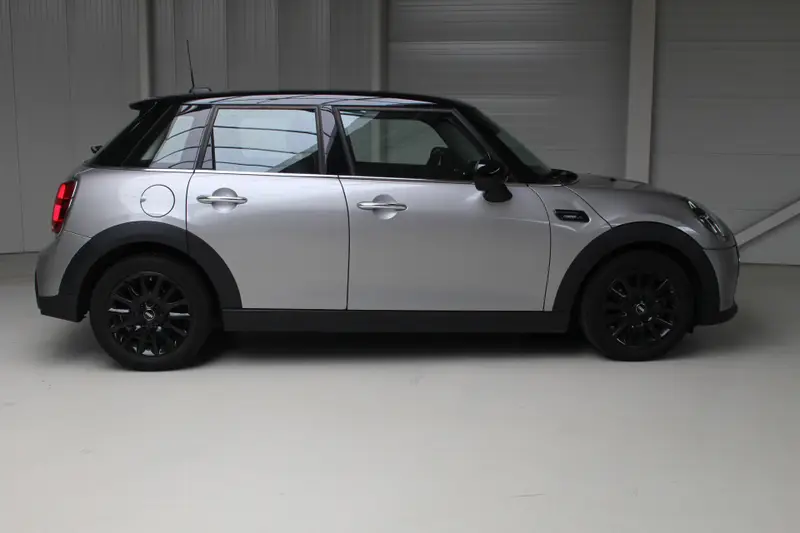 MINI 5-Deurs 1.5 Cooper Camden Edition Automaat 2023 leasen bij DreamLease: foto 2