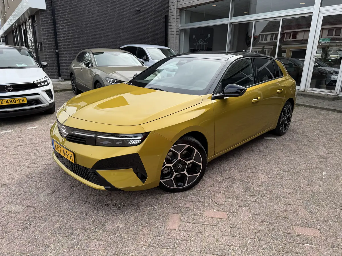 Opel Astra 1.6 Turbo Plug In Hybrid Ultimate: foto 2