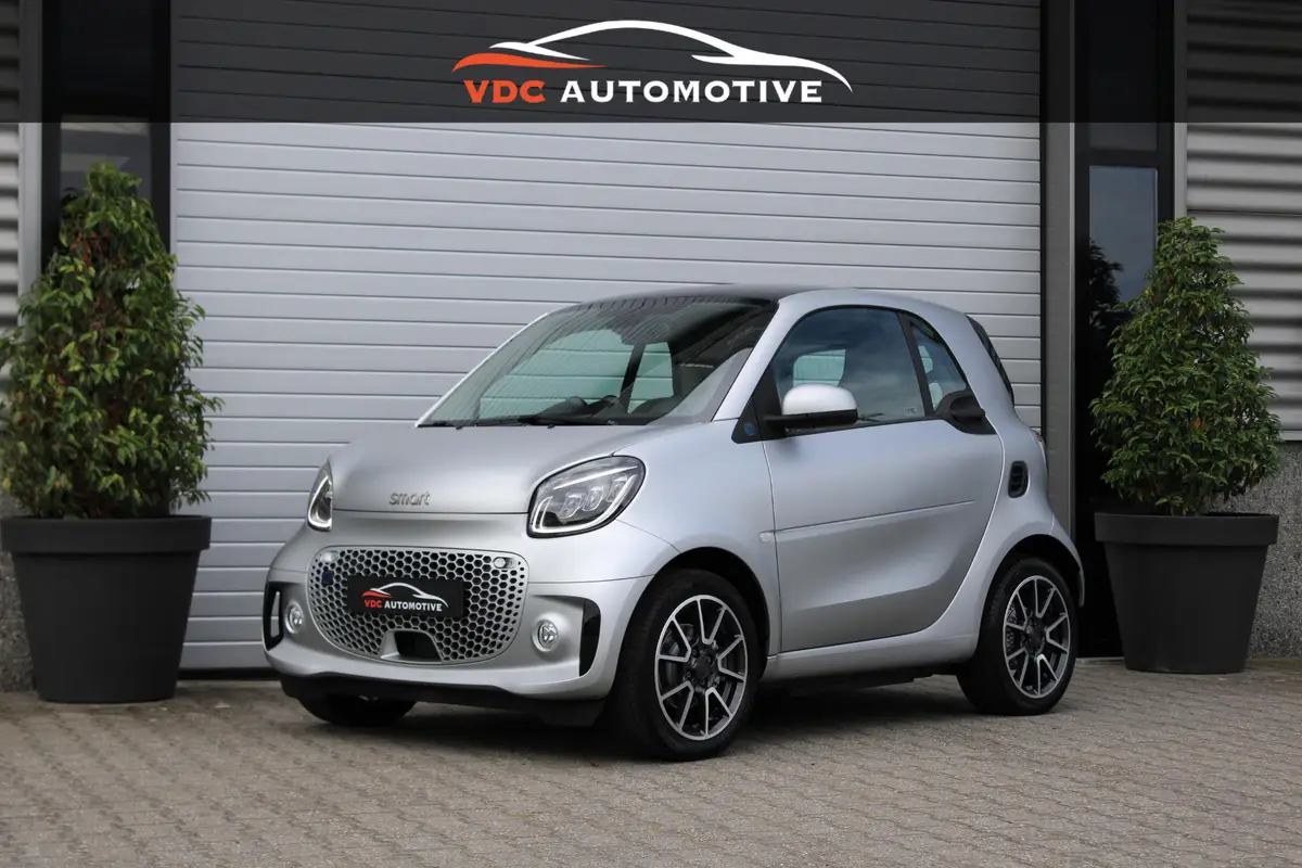 smart Fortwo EQ BRABUS Mattrunner: foto 32