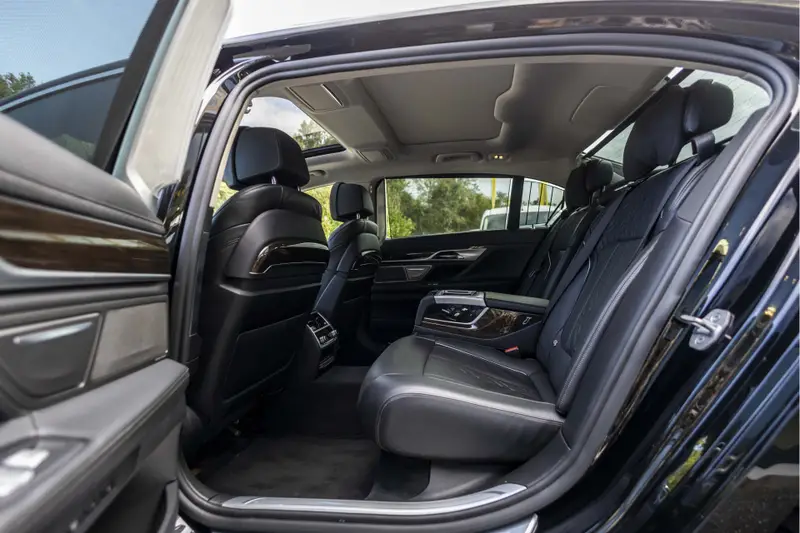 BMW 7 Serie 740Le iPerformance High Executive 2018 leasen bij DreamLease: foto 2