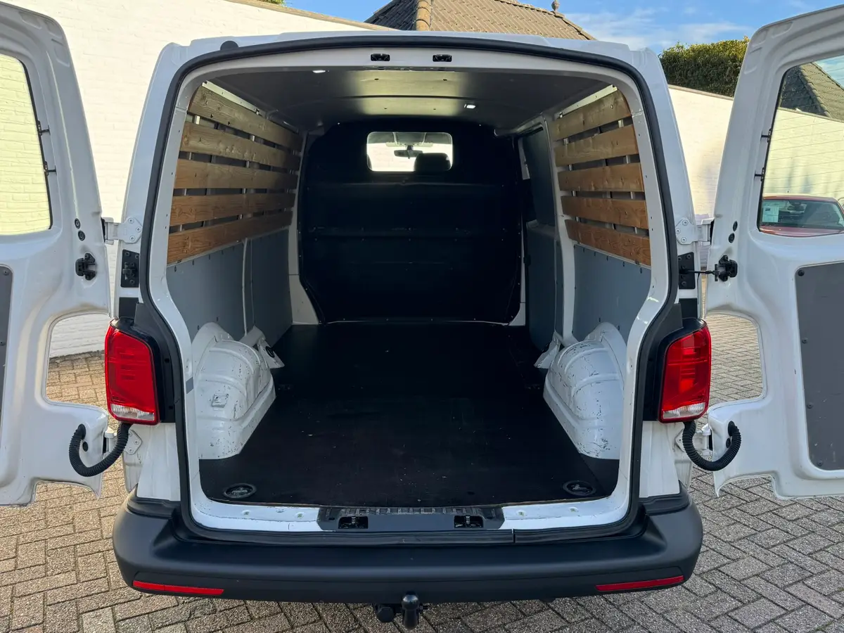 Volkswagen Transporter 2.0 TDI L2H3 28 Comfortline Carplay Cruise Navigatie Airco Trekhaak 3 Zitplaatsen: foto 2