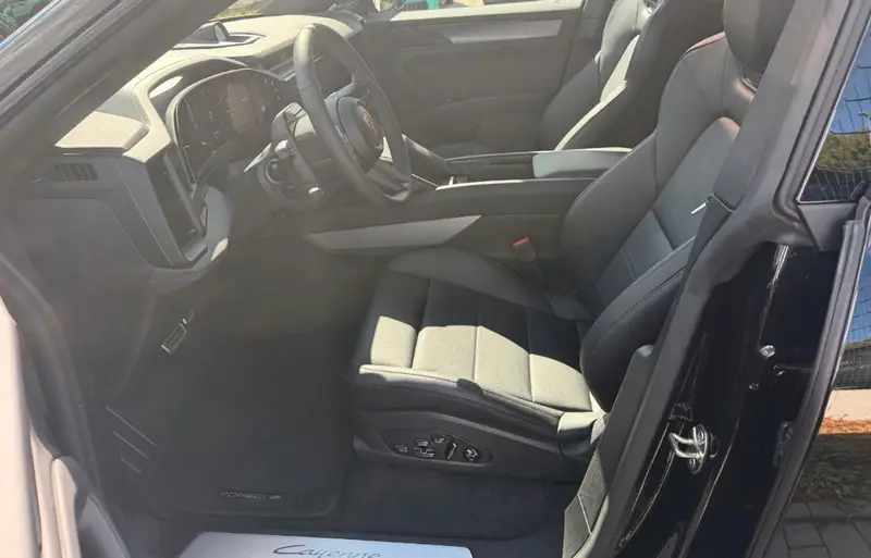 Porsche Cayenne Coupe Electric 113 kWh ** Sport Design ** Sport Chrono ** BOSE ** PASM ** Panodak 2026 leasen bij DreamLease: foto 2