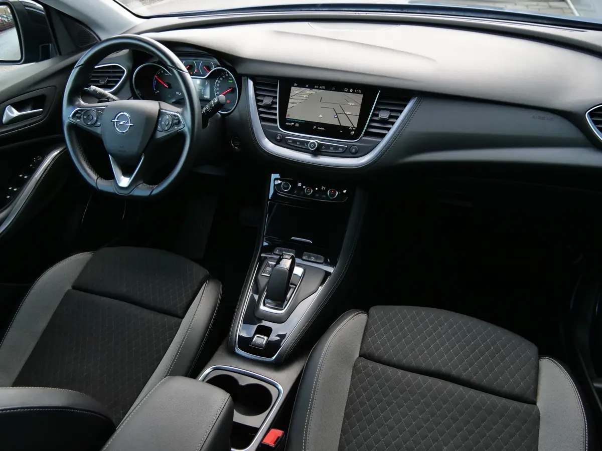 Opel Grandland X 1.6 Turbo Hybrid4 Ultimate 300 Pk Automaat: foto 2