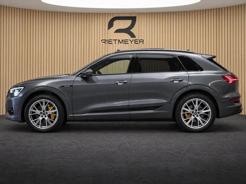 Audi e-tron 55 quattro Advanced S Line 95 kWh 2023 leasen bij DreamLease: foto 2