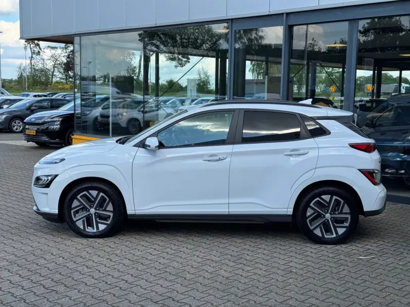 Hyundai Kona EV 64kWh Premium - Navi - camera - stoel/stuur verw. - head up 2021 leasen bij DreamLease: foto 2